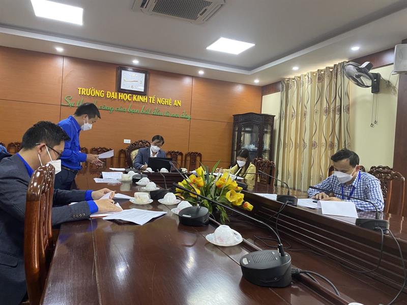 Ban giám hiệu trường ĐH Kinh tế Nghệ An có buổi làm việc với Ban thường vụ Đoàn trường