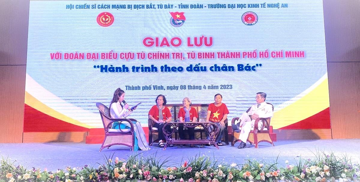 NAUE - Giao lưu với đoàn đại biểu cựu tù chính trị, tù binh thành phố Hồ Chí Minh với chủ đề “Hành trình theo dấu chân Bác”.