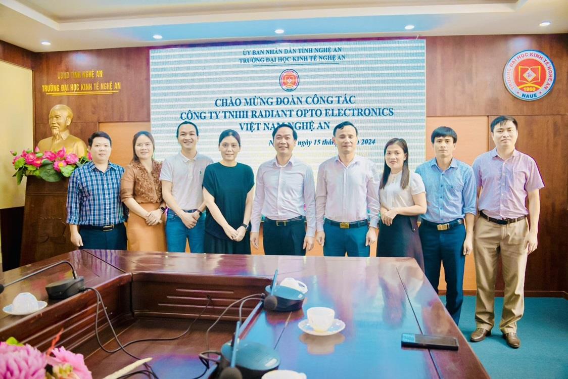 Trường Đại học Kinh tế Nghệ An đón tiếp và làm việc với đại diện Công ty TNHH Radiant Opto - Electronics Việt Nam